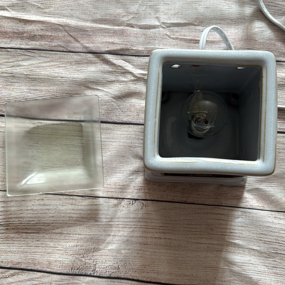 Scentsy Slapshot Full Size Wax Warmer - Picture 3 of 5